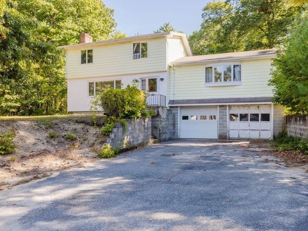 47 Weaver St, Wareham, MA 02576
