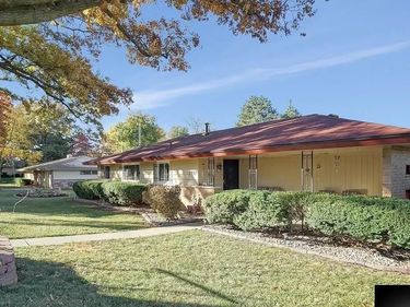 1401 S 58 Street, Lincoln, NE 68506