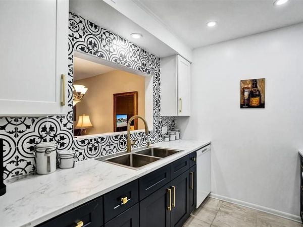 5681 SW 2nd Ct, Unit 205, Margate, FL 33068