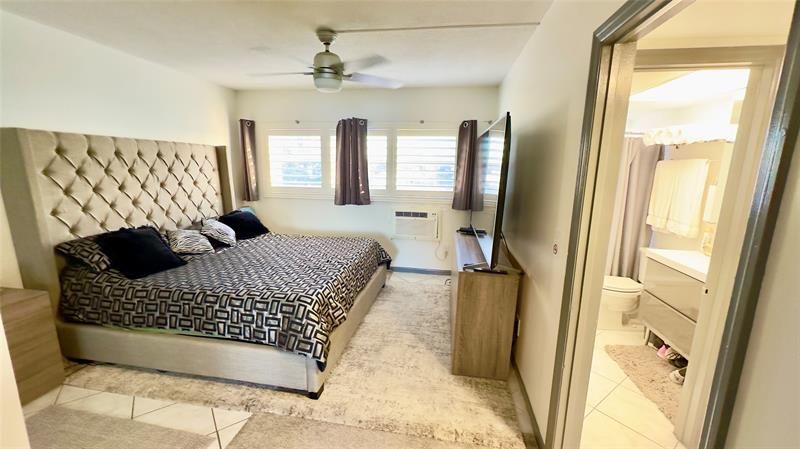 9 N Birch Road, Unit 403, Fort Lauderdale, FL 33304 Photo