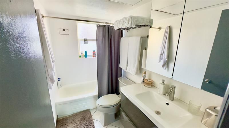 9 N Birch Road, Unit 403, Fort Lauderdale, FL 33304 Photo