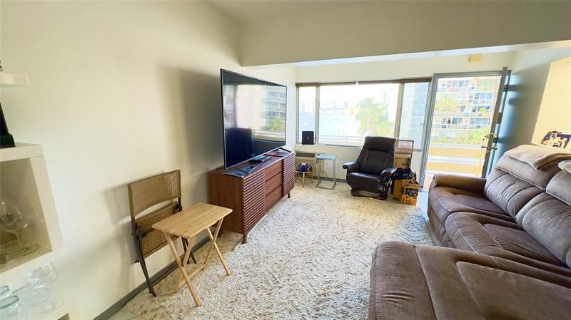 9 N Birch Road, Unit 403, Fort Lauderdale, FL 33304 Photo