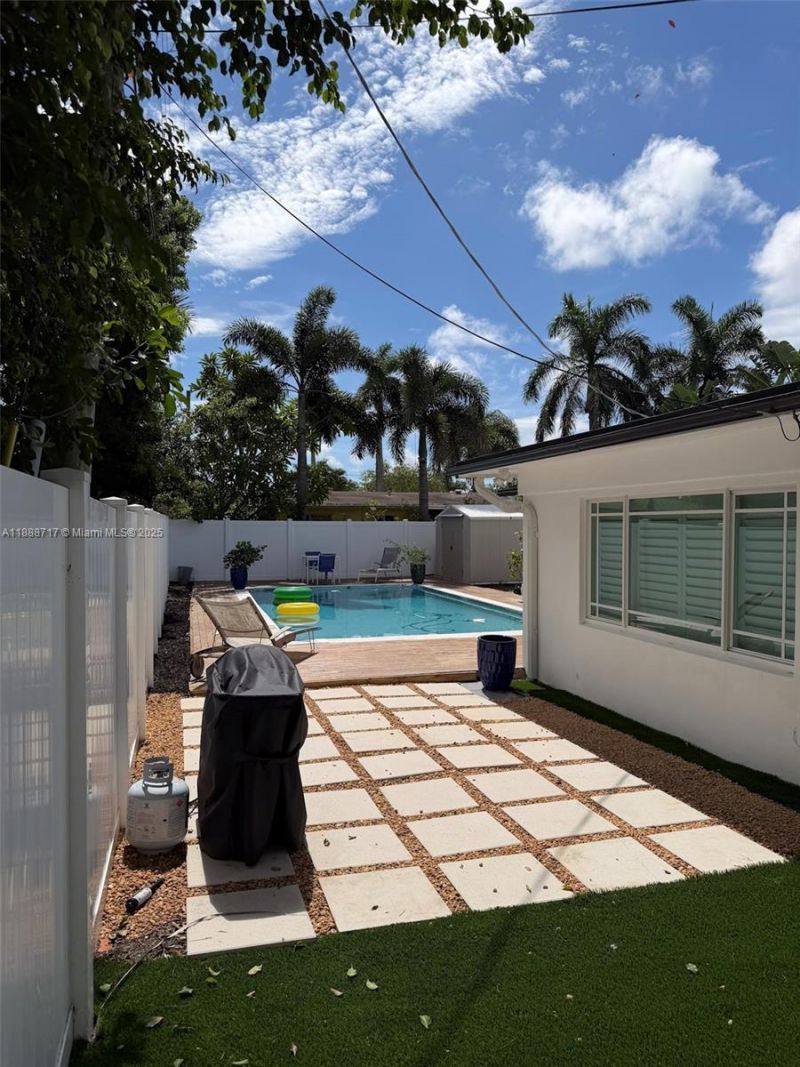 310 NE 12th Ave, Pompano Beach, FL 33060 Photo