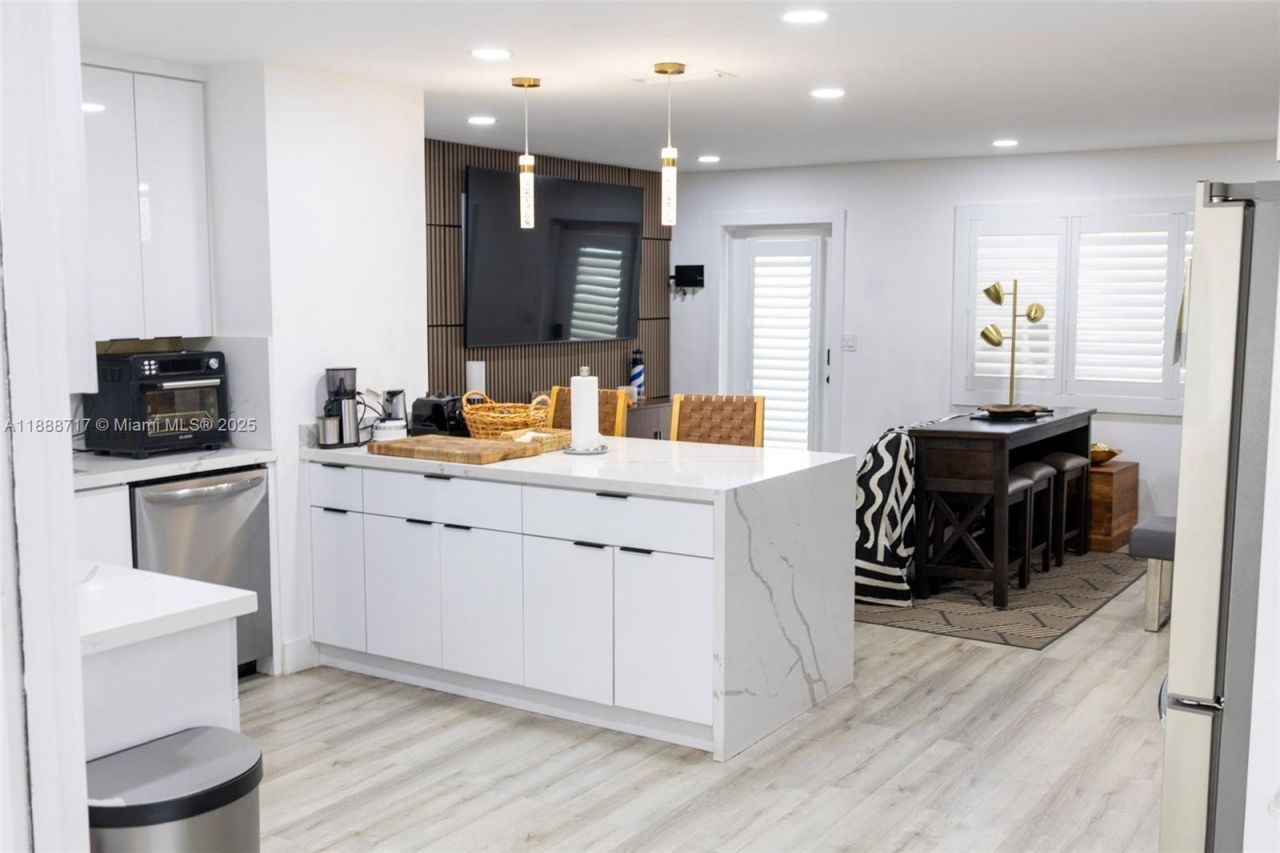 310 NE 12th Ave, Pompano Beach, FL 33060 Photo