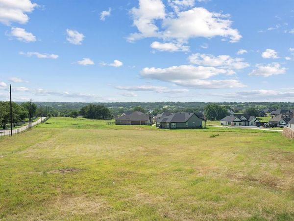 1052 N Agnes Road, Springtown, TX 76082