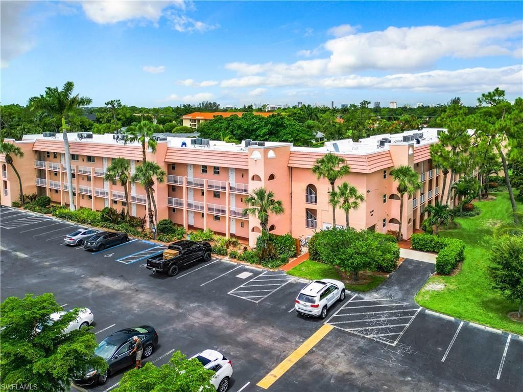 100 Forest Lakes Blvd, Unit 312, Naples, FL 34105 Photo