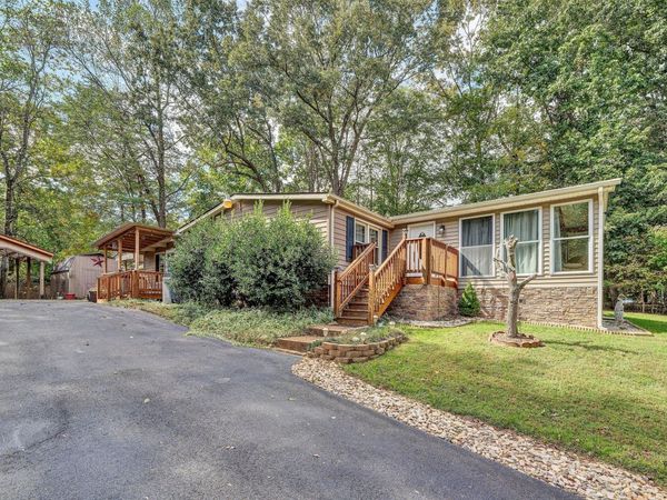 276 Bluewater DR, Moneta, VA 24121