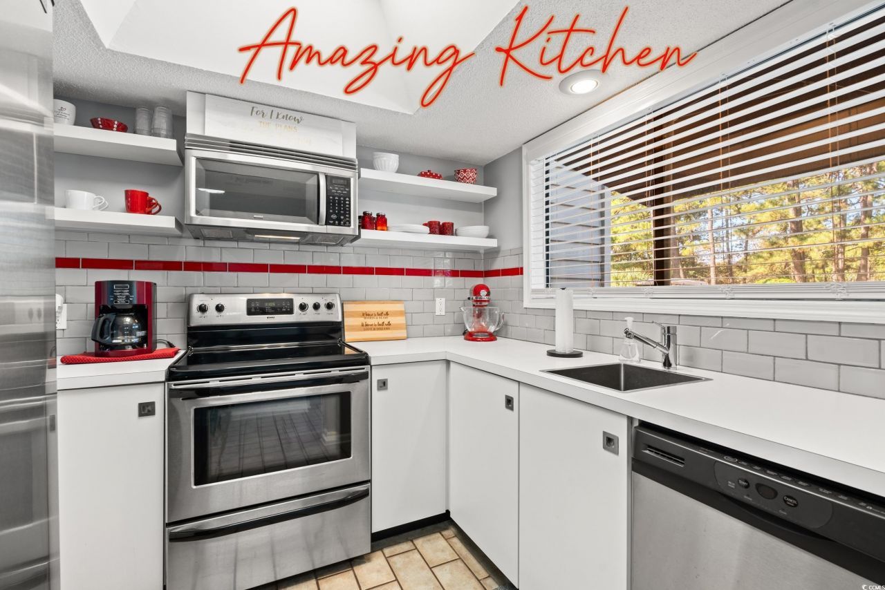 31 Shadow Moss Pl. Photo 7