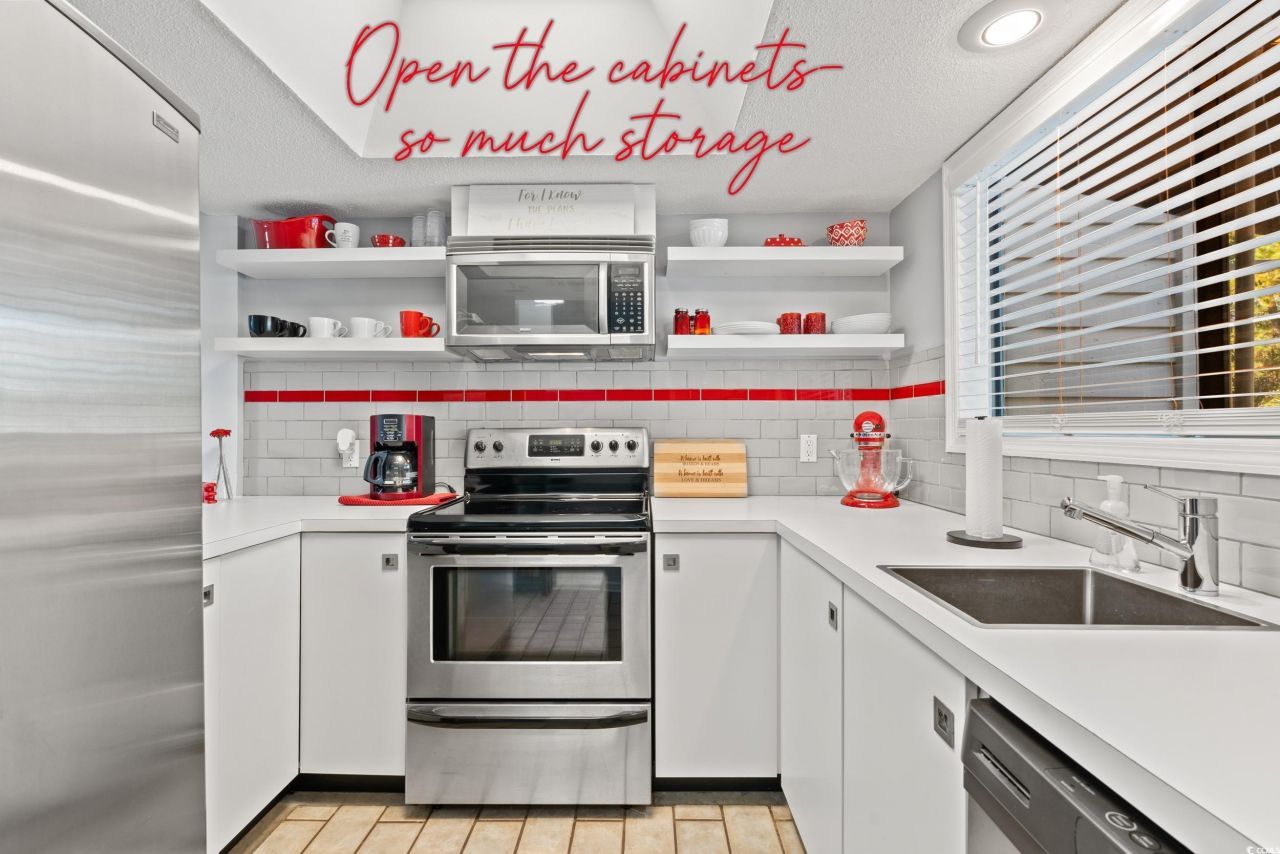 31 Shadow Moss Pl. Photo 8