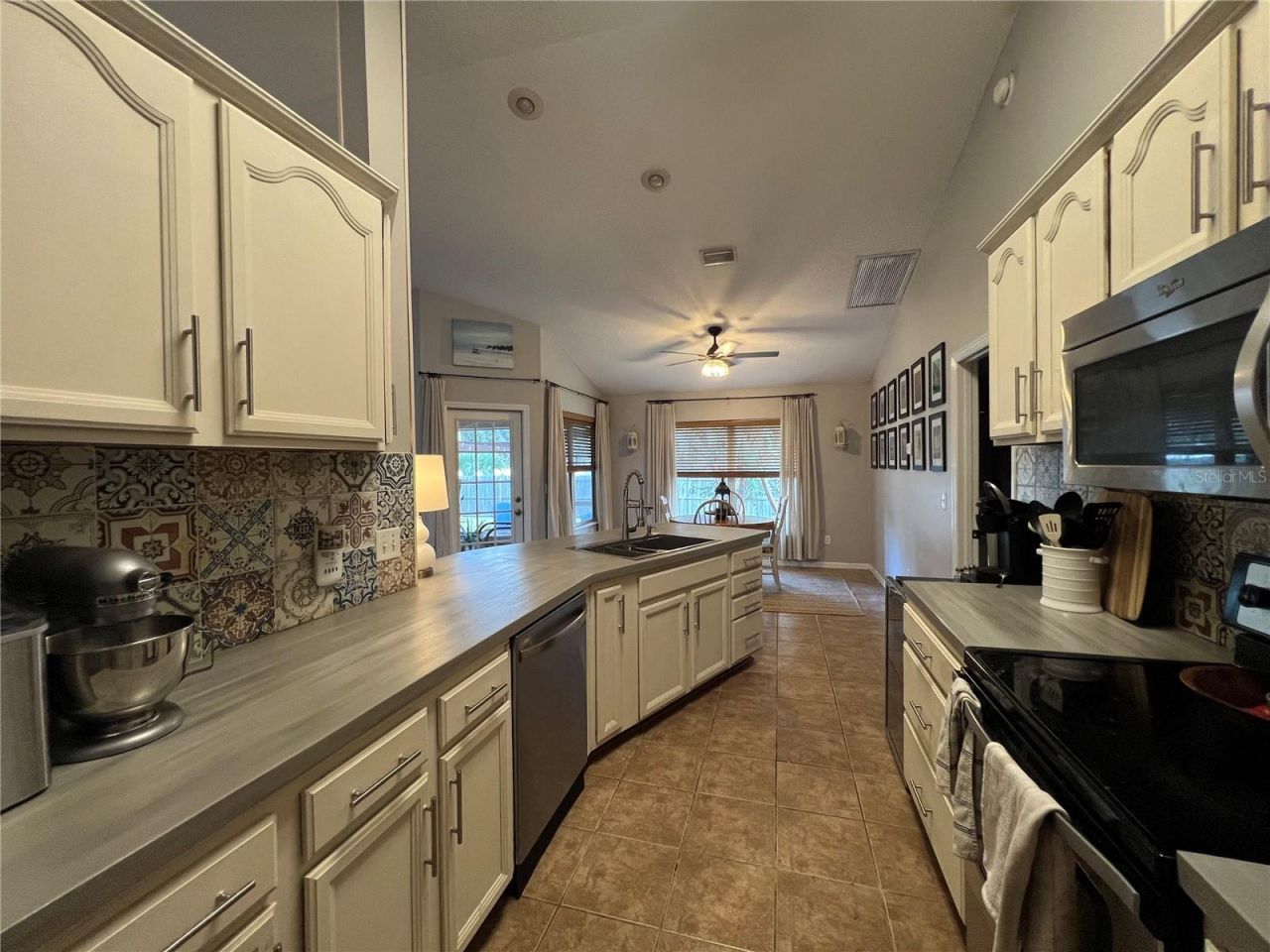 1022 Cr 463b, Lake Panasoffkee, FL 33538 Photo