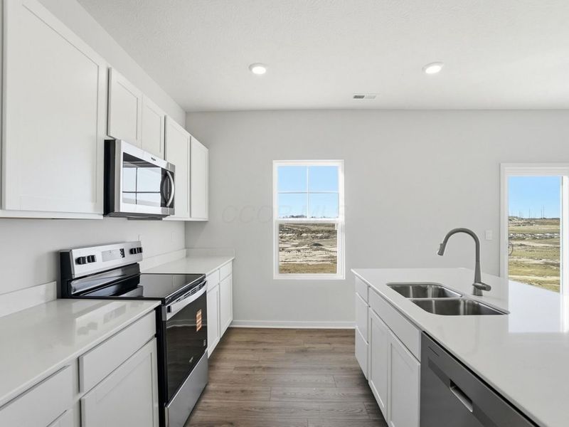 1099 Hartford Lane, London, OH 43140 Photo 13