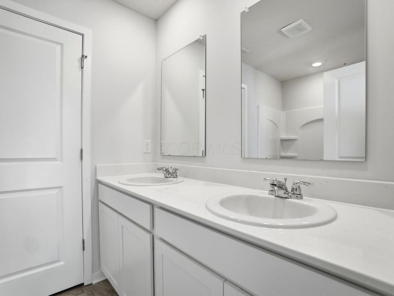 1099 Hartford Lane, London, OH 43140 Photo 28