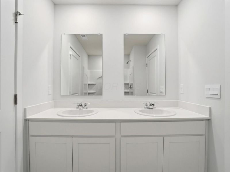 1099 Hartford Lane, London, OH 43140 Photo 29