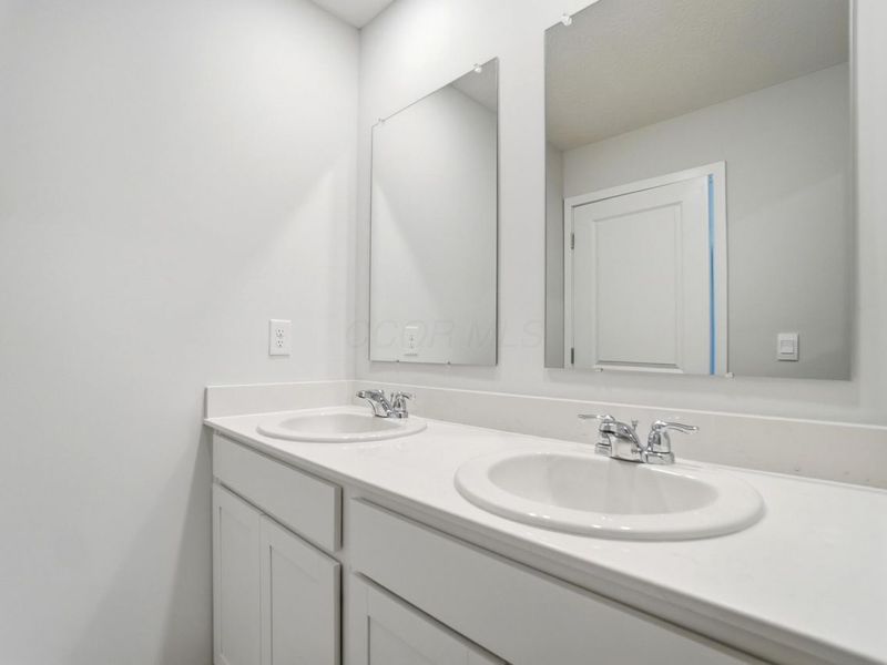 1099 Hartford Lane, London, OH 43140 Photo 35