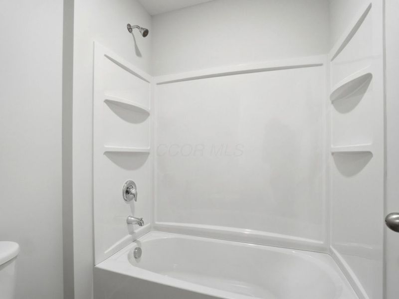 1099 Hartford Lane, London, OH 43140 Photo 36