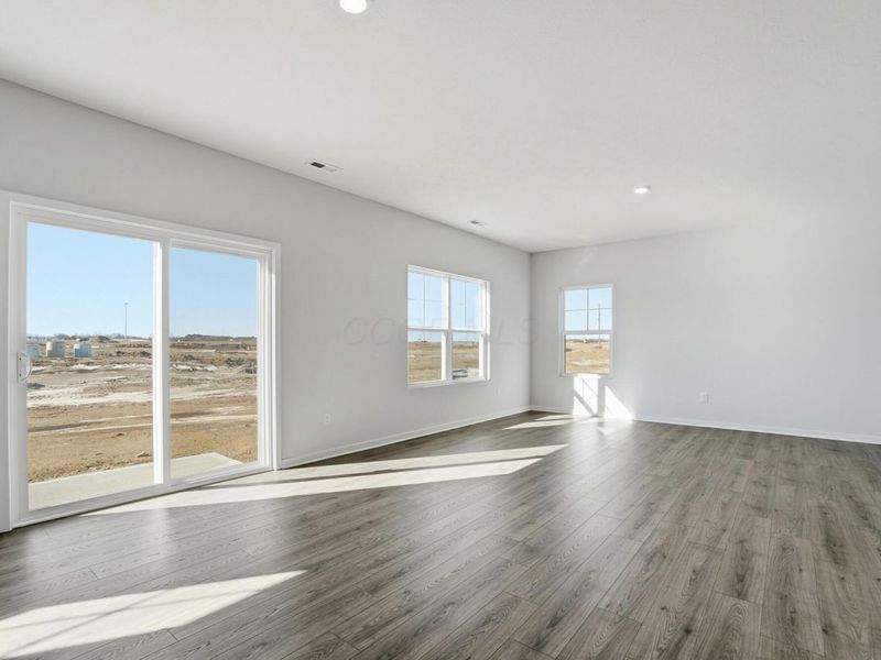 1099 Hartford Lane, London, OH 43140 Photo 7