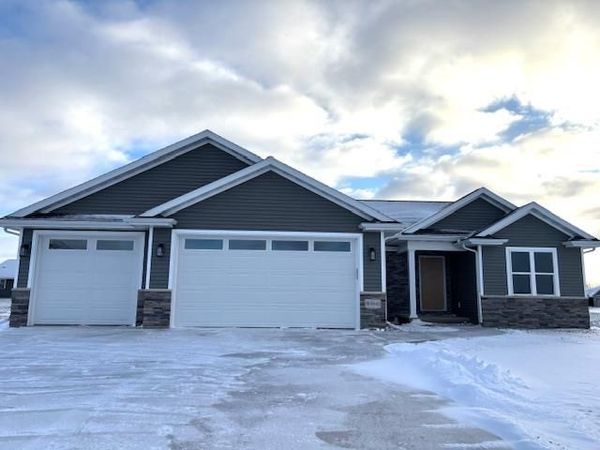 W5041 BLUE HERON CIRCLE, Sherwood, WI 54169