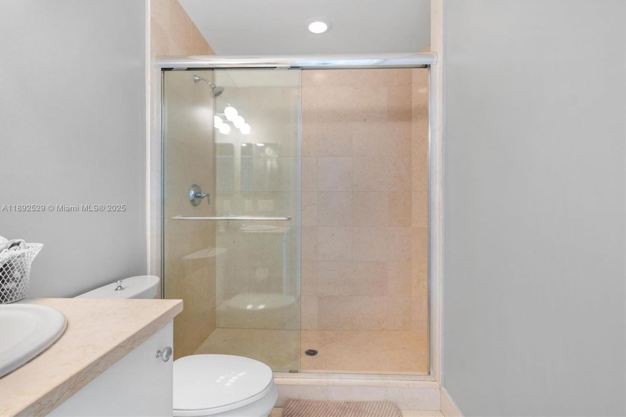 20000 E Country Club Dr, Unit PH01, Aventura, FL 33180 Photo