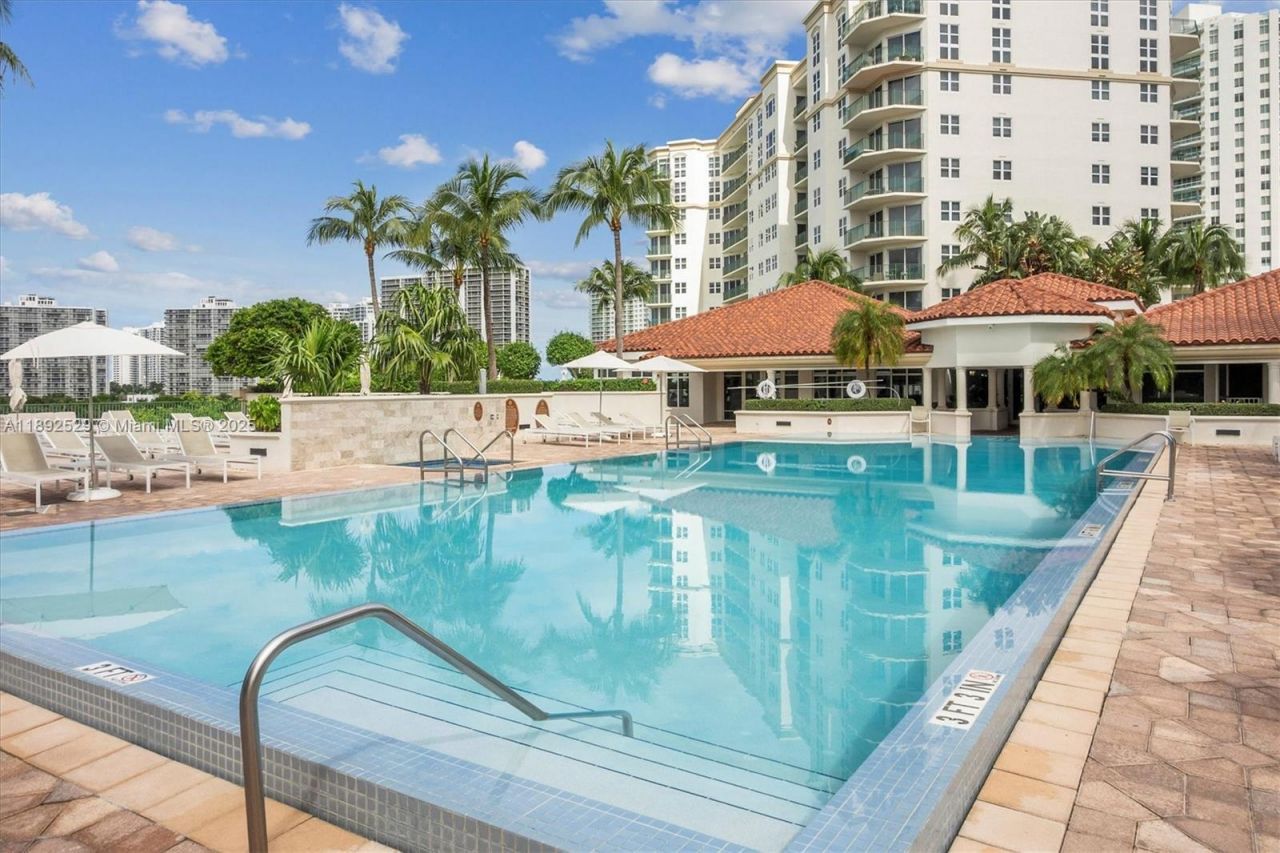20000 E Country Club Dr, Unit PH01, Aventura, FL 33180 Photo