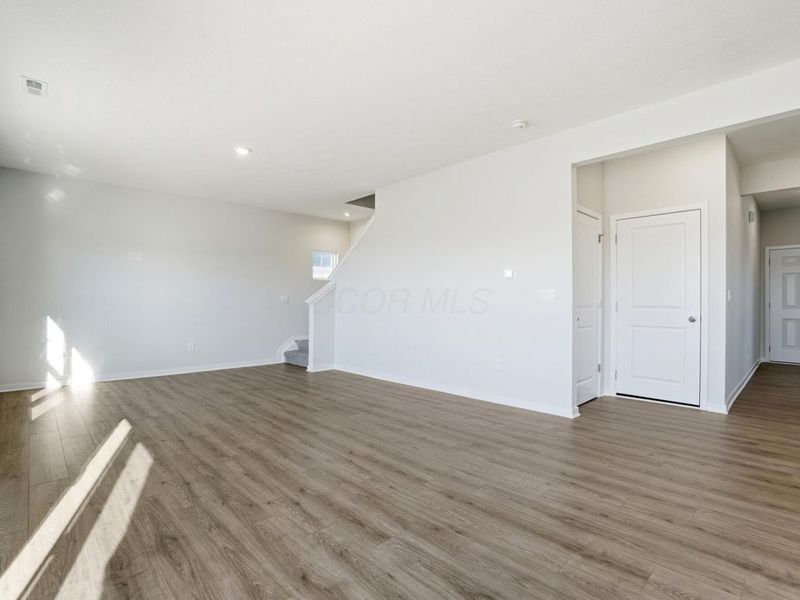 1103 Hartford Lane, London, OH 43140 Photo 6