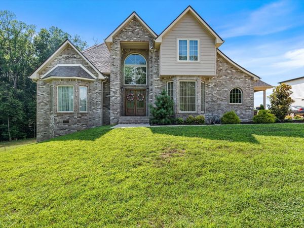 823 Shady Bluff Trail, Clarksville, TN 37043