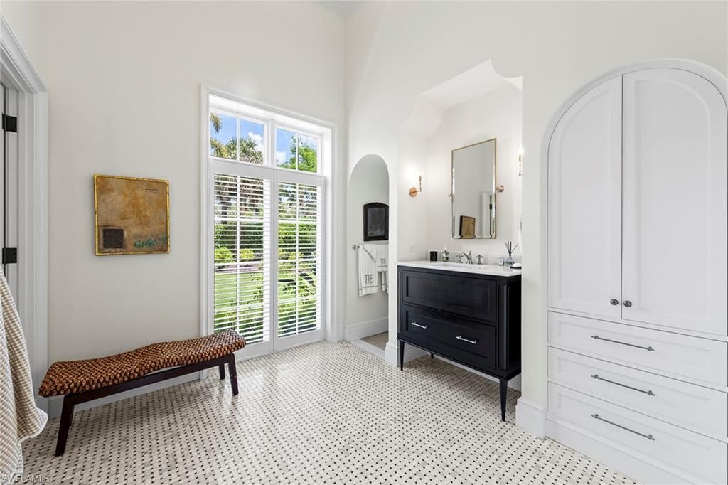 28740 Blaisdell Dr, Naples, FL 34119 Photo