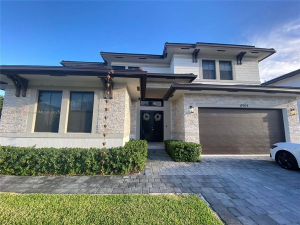 8904 SW 69th Ter, Miami, FL 33173