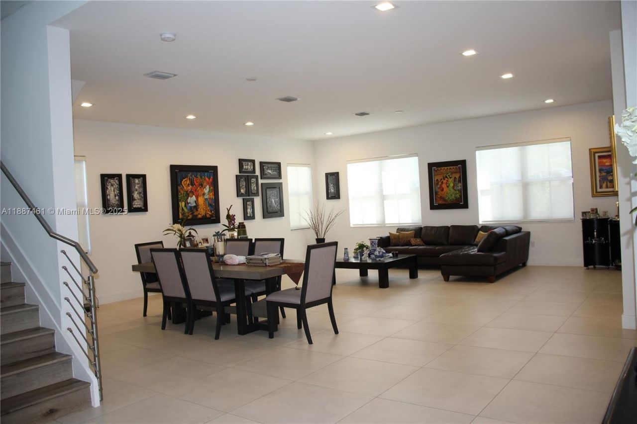 8904 SW 69th Ter, Miami, FL 33173 Photo