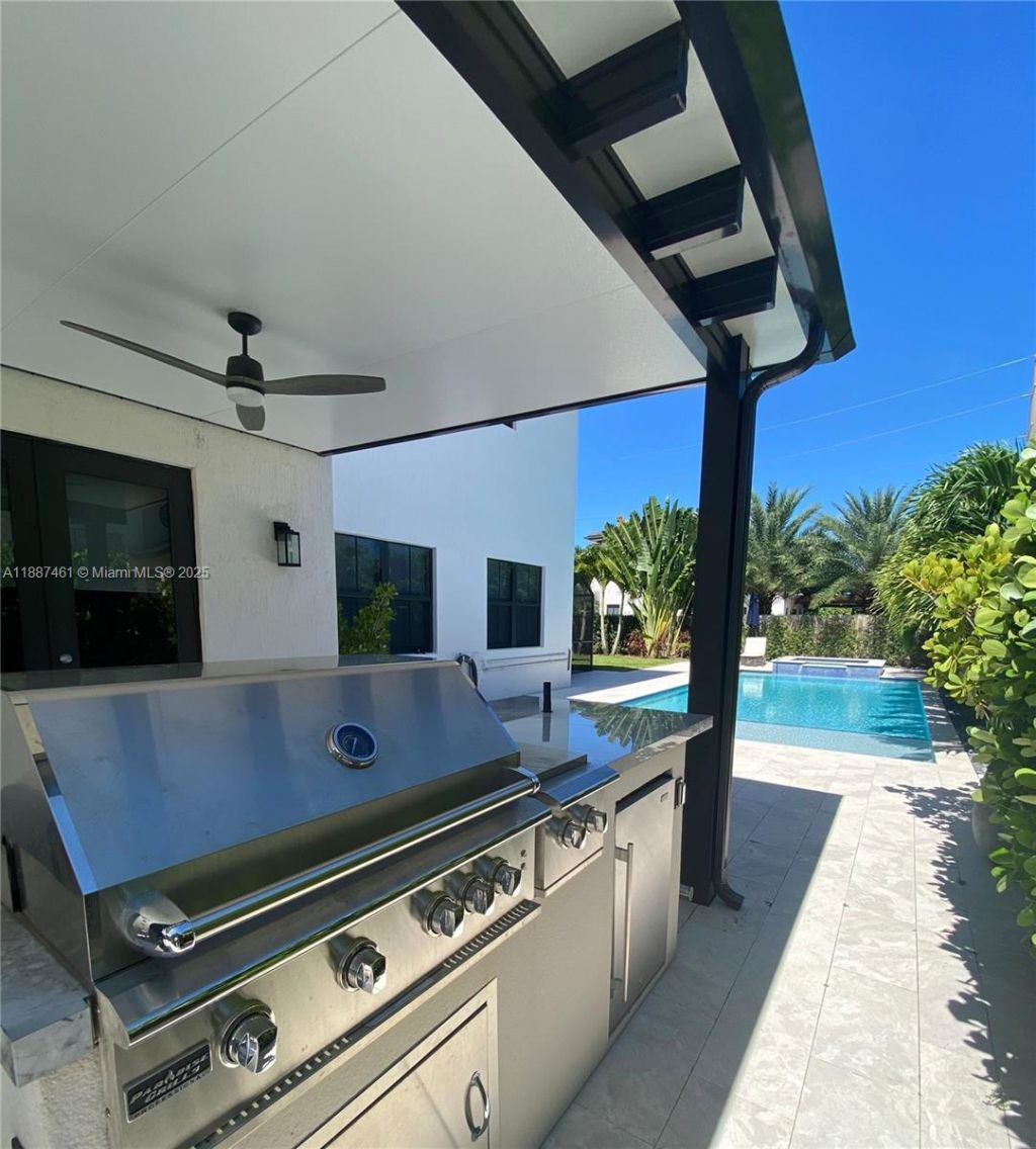 8904 SW 69th Ter, Miami, FL 33173 Photo