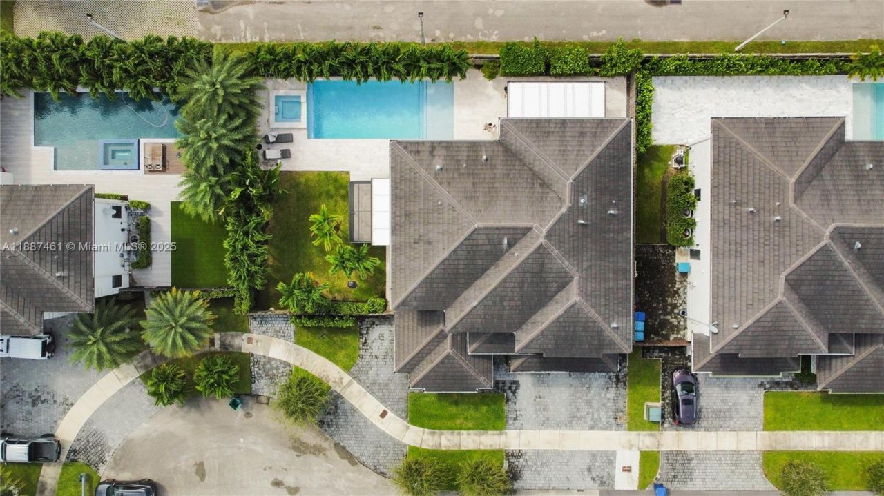 8904 SW 69th Ter, Miami, FL 33173 Photo