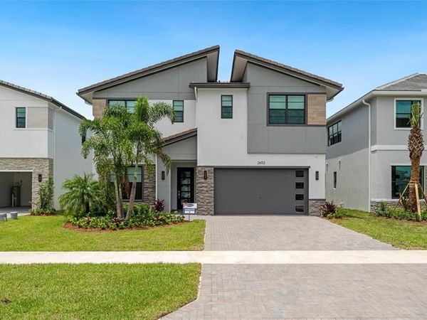 2652 NW 87th Ter, Pembroke Pines, FL 33024