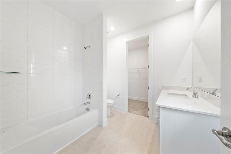 2652 NW 87th Ter, Pembroke Pines, FL 33024 Photo