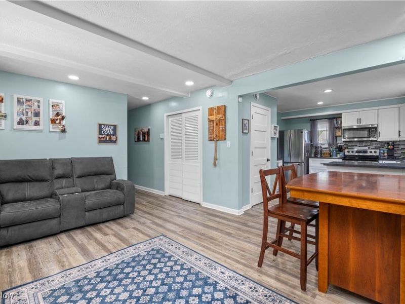 4272 Brockley Avenue, Sheffield Lake, OH 44054 Photo 6