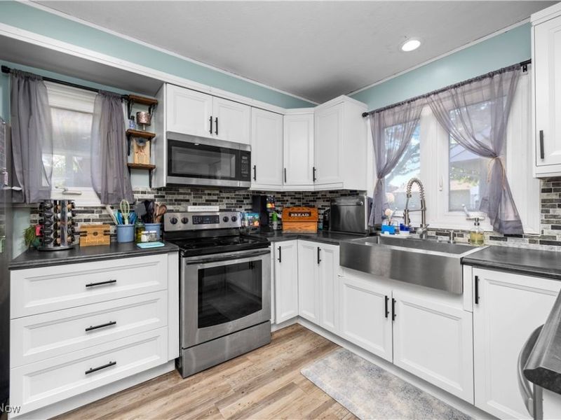 4272 Brockley Avenue, Sheffield Lake, OH 44054 Photo 8