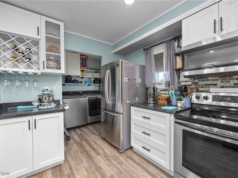 4272 Brockley Avenue, Sheffield Lake, OH 44054 Photo 9