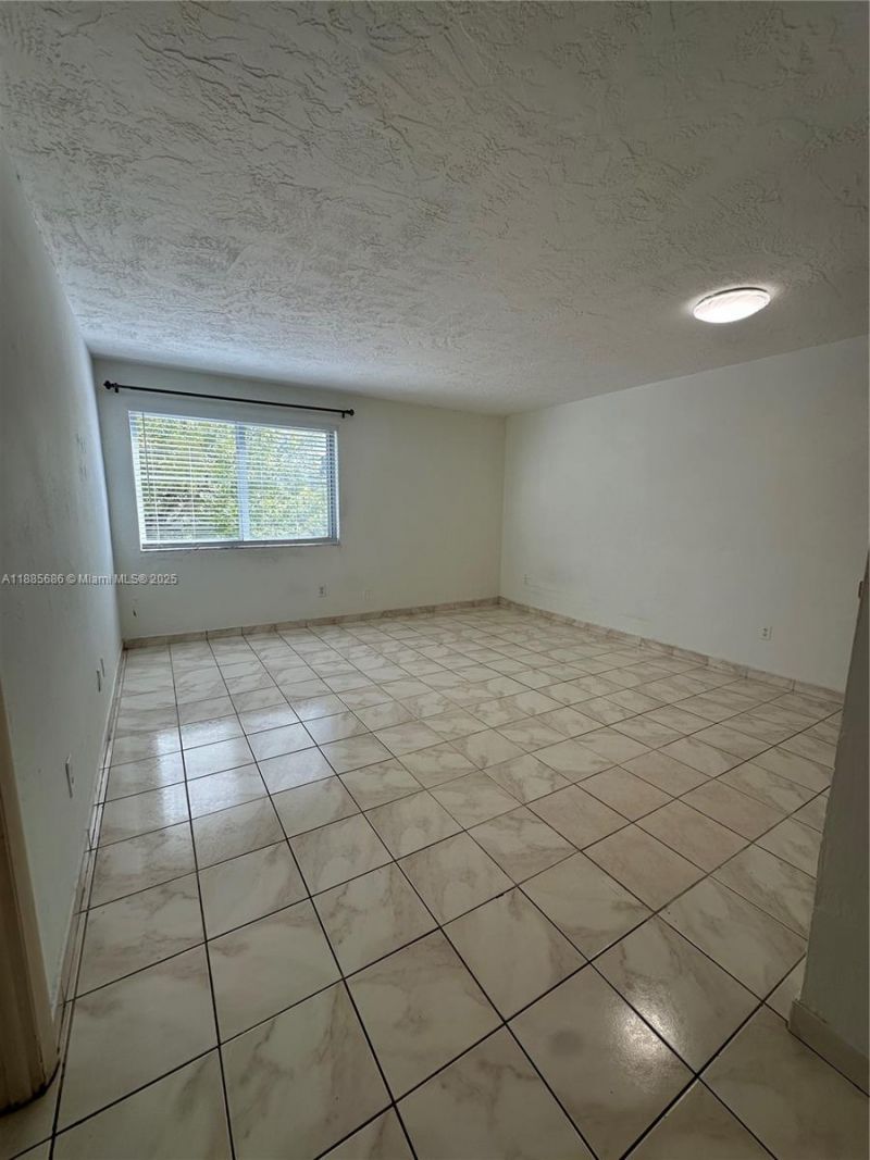 5505 NW 7th St, Unit W219, Miami, FL 33126 Photo