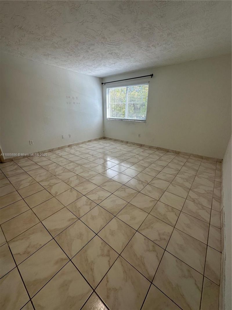 5505 NW 7th St, Unit W219, Miami, FL 33126 Photo