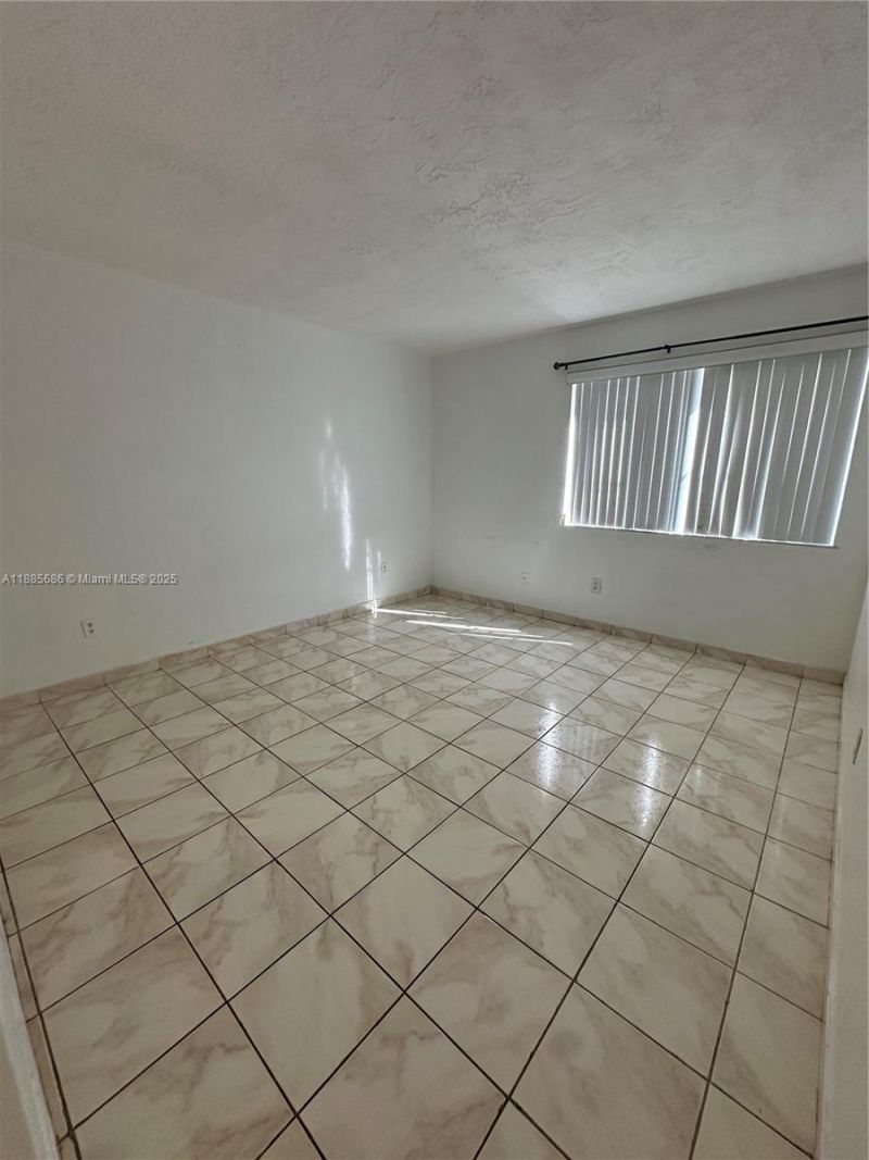 5505 NW 7th St, Unit W219, Miami, FL 33126 Photo