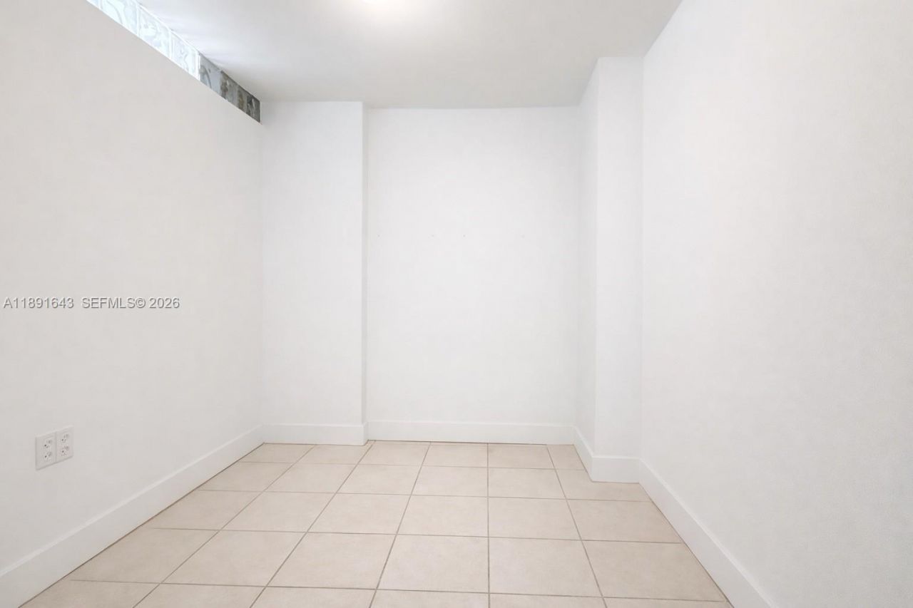 5005 Collins Ave, Unit 823, Miami Beach, FL 33140 Photo
