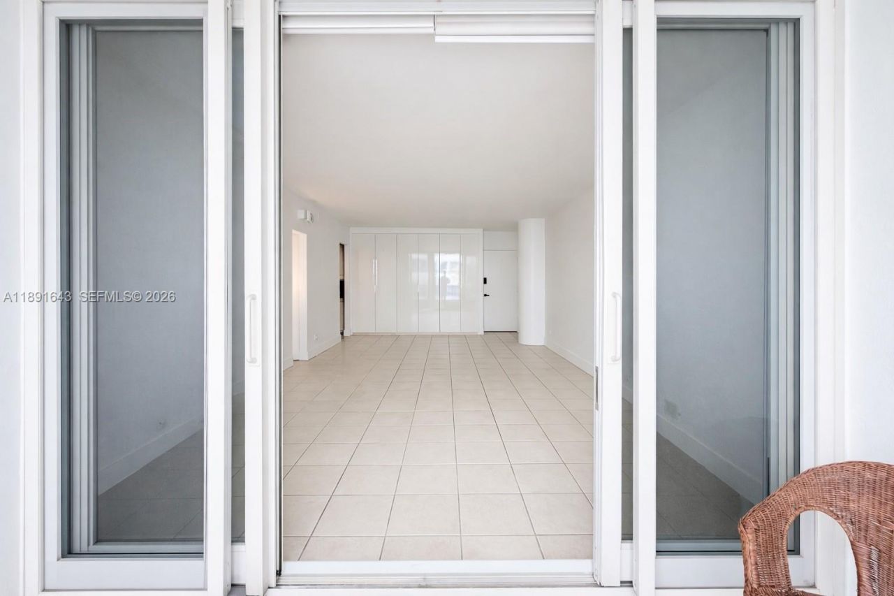 5005 Collins Ave, Unit 823, Miami Beach, FL 33140 Photo