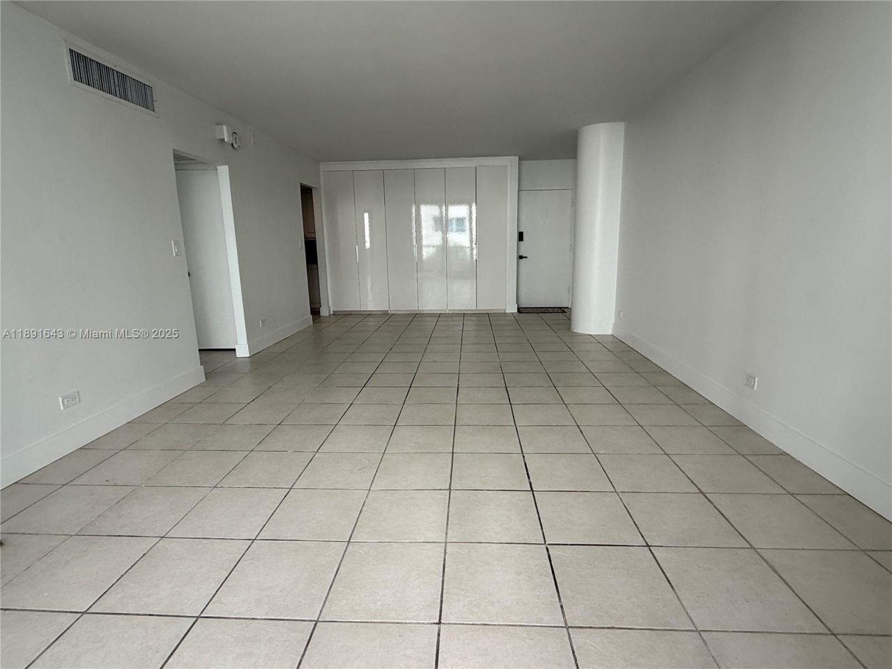5005 Collins Ave, Unit 823, Miami Beach, FL 33140 Photo