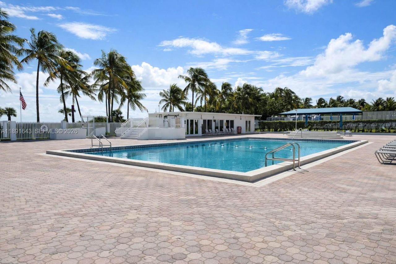 5005 Collins Ave, Unit 823, Miami Beach, FL 33140 Photo