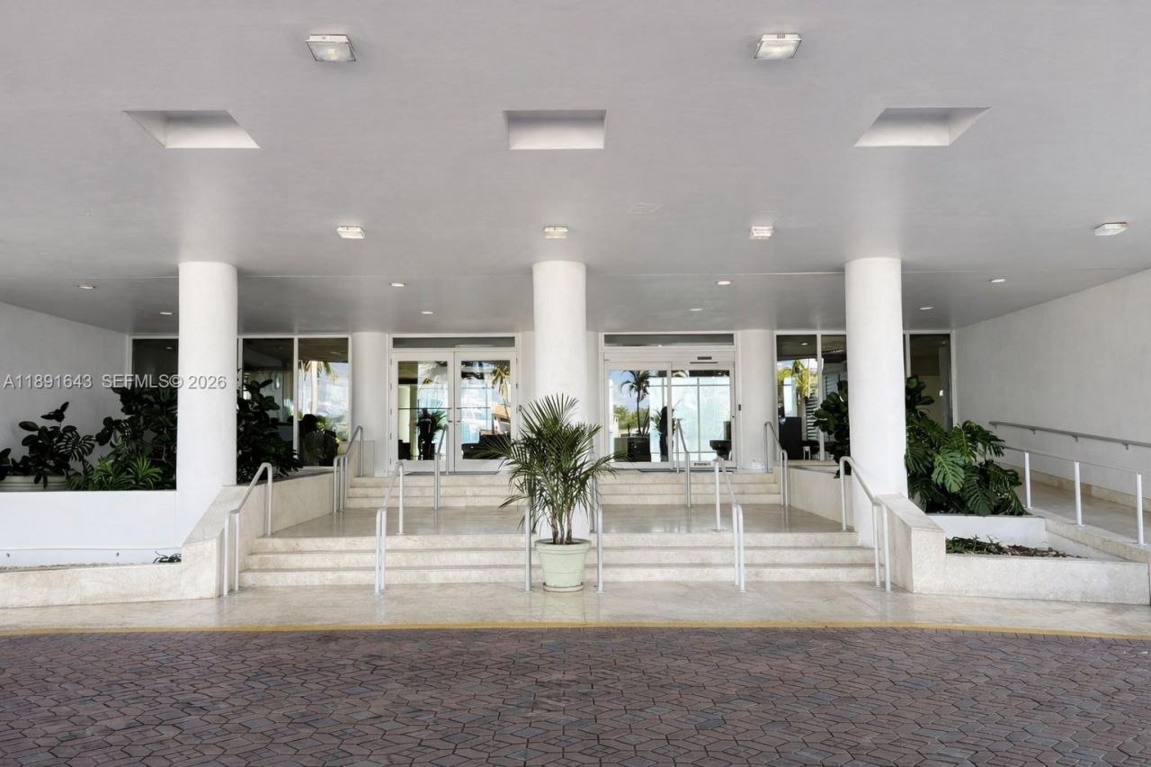 5005 Collins Ave, Unit 823, Miami Beach, FL 33140 Photo