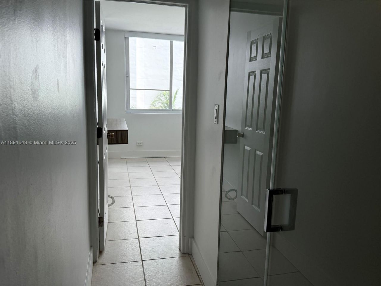 5005 Collins Ave, Unit 823, Miami Beach, FL 33140 Photo
