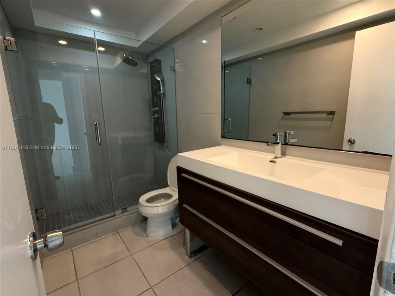 5005 Collins Ave, Unit 823, Miami Beach, FL 33140 Photo