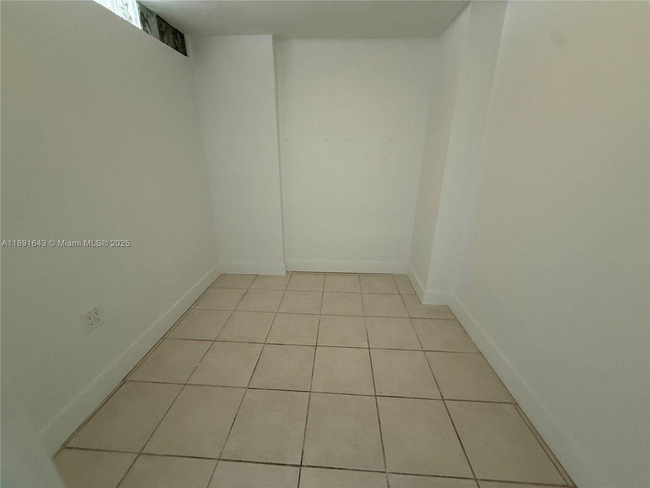 5005 Collins Ave, Unit 823, Miami Beach, FL 33140 Photo