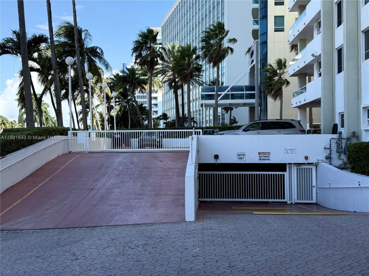 5005 Collins Ave, Unit 823, Miami Beach, FL 33140 Photo