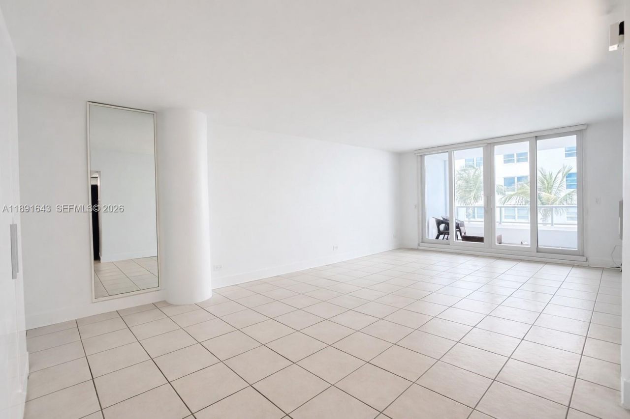 5005 Collins Ave, Unit 823, Miami Beach, FL 33140 Photo