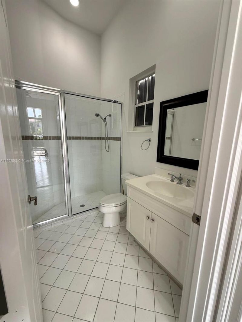 996 Sanibel Dr, Hollywood, FL 33019 Photo