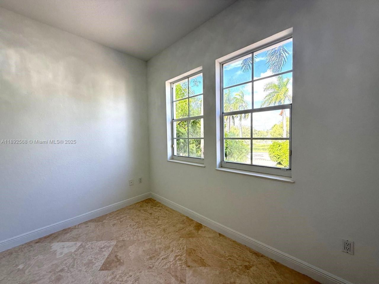 996 Sanibel Dr, Hollywood, FL 33019 Photo